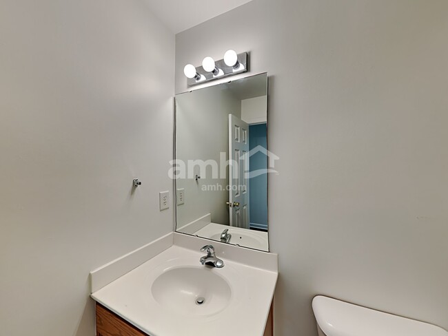 Building Photo - 5124 Kiev Dr