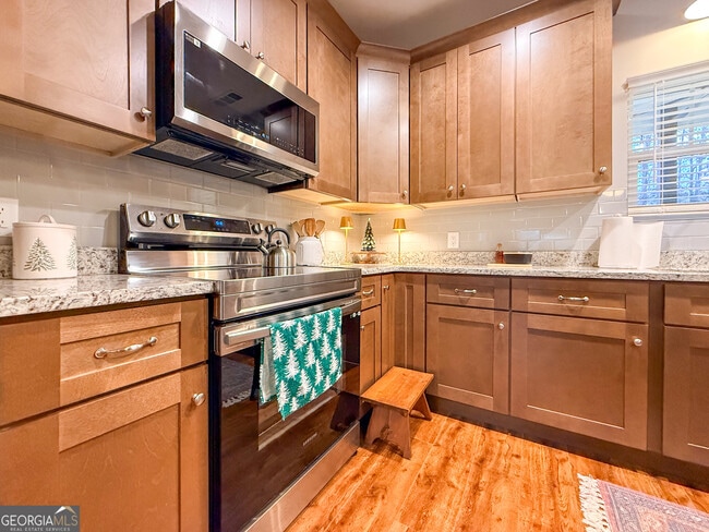 Building Photo - 270 Townview Dr