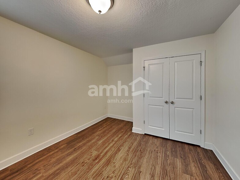 Building Photo - 313 Pine Terrace Dr