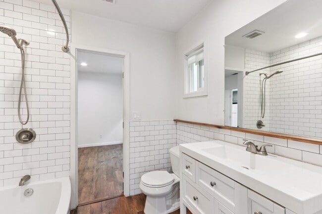 Building Photo - 218 W 87th St