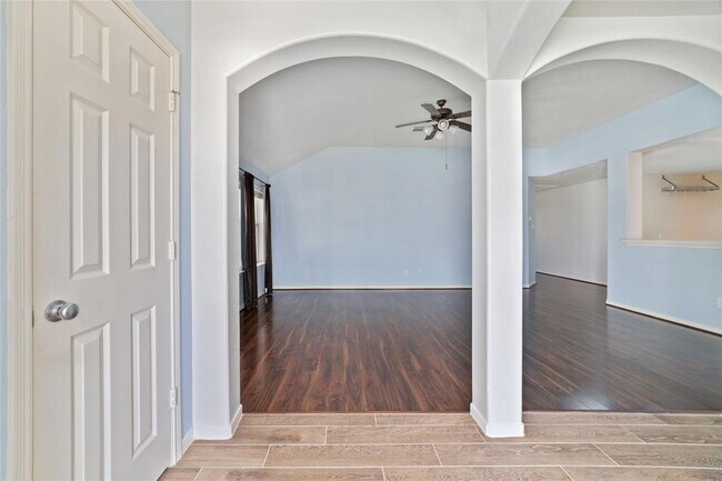 Building Photo - 13618 Trailmeadow Ct