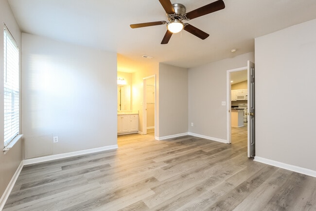 Building Photo - Charming 3 Bedroom Greenville Home