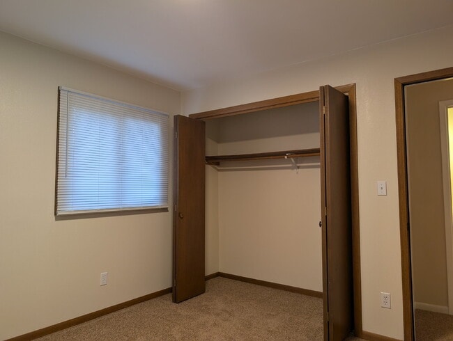 Building Photo - Nice 3 Bedroom Ranch in Appleton