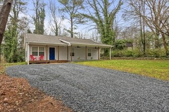 Building Photo - 855 Dodge St S E