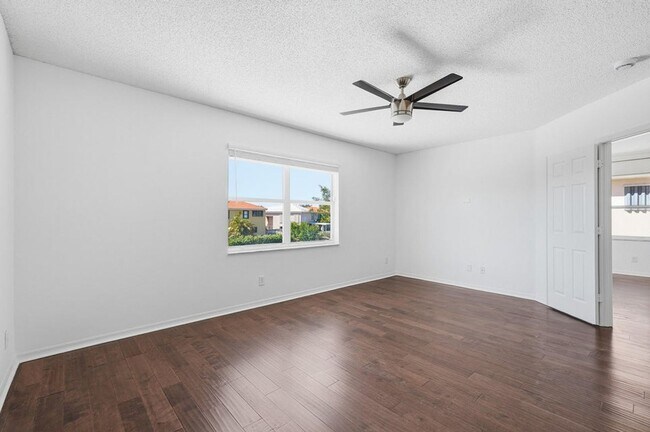 Building Photo - 3422 NW 110th Way