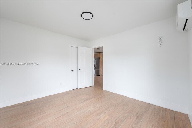 Building Photo - 417 NW 15th Ave