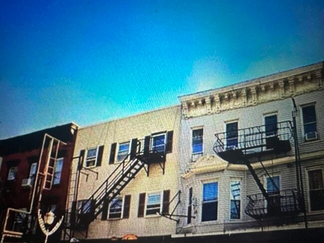 Building Photo - 296 Central Ave