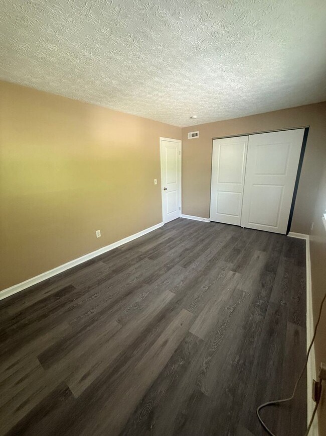 Building Photo - 6631 Gracely Dr