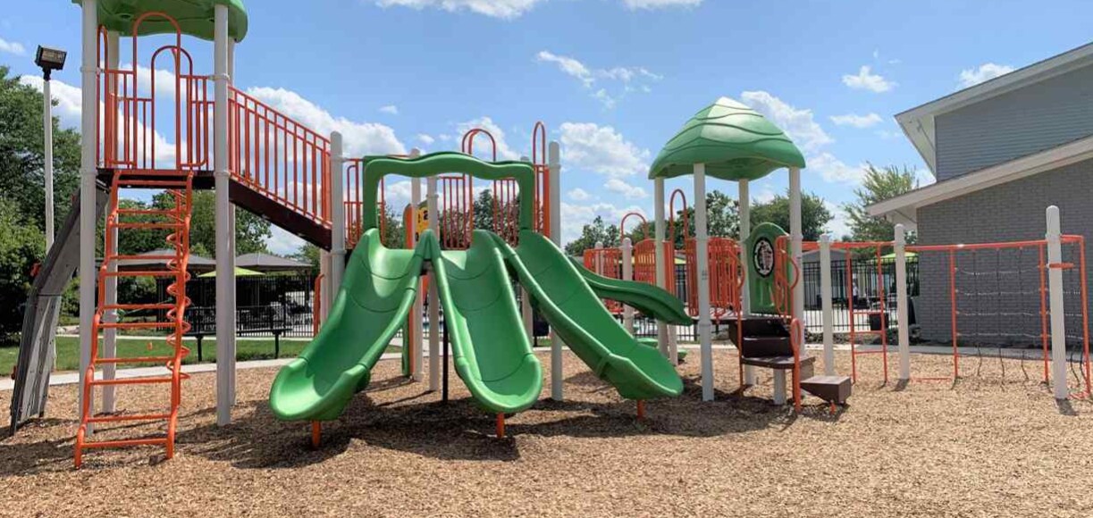 Building Photo - 423 Dubois Dr