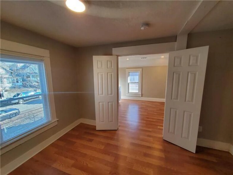 Building Photo - 3841 Roberts St