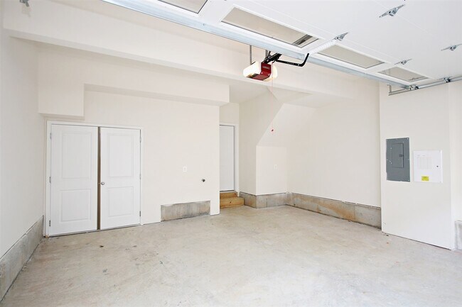 Building Photo - 2091 Kober Way
