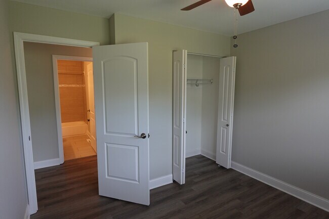 Building Photo - 1259 Knollwood Cir