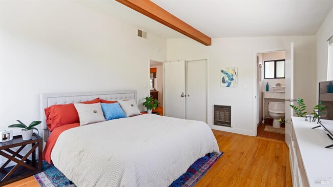 Building Photo - 6131 Batesole Dr