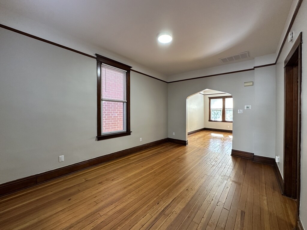 Building Photo - 2220 W Homer St