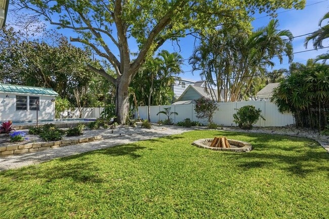 Building Photo - 759 Lantana Ave