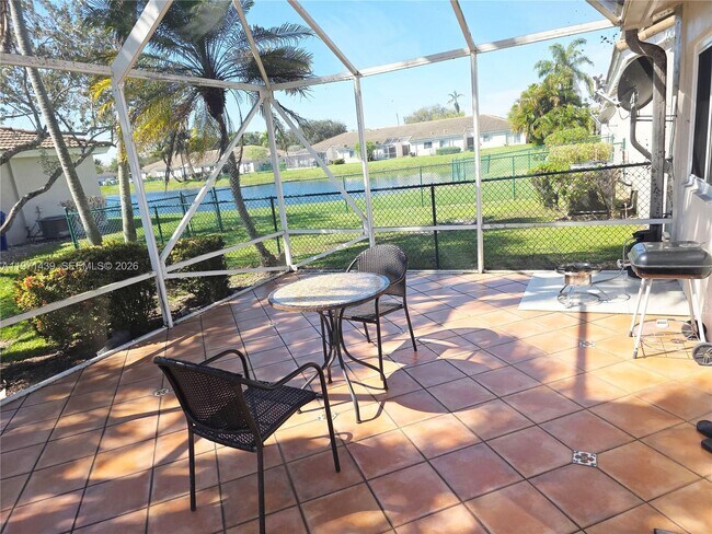 Building Photo - 11688 SW 17th Ct