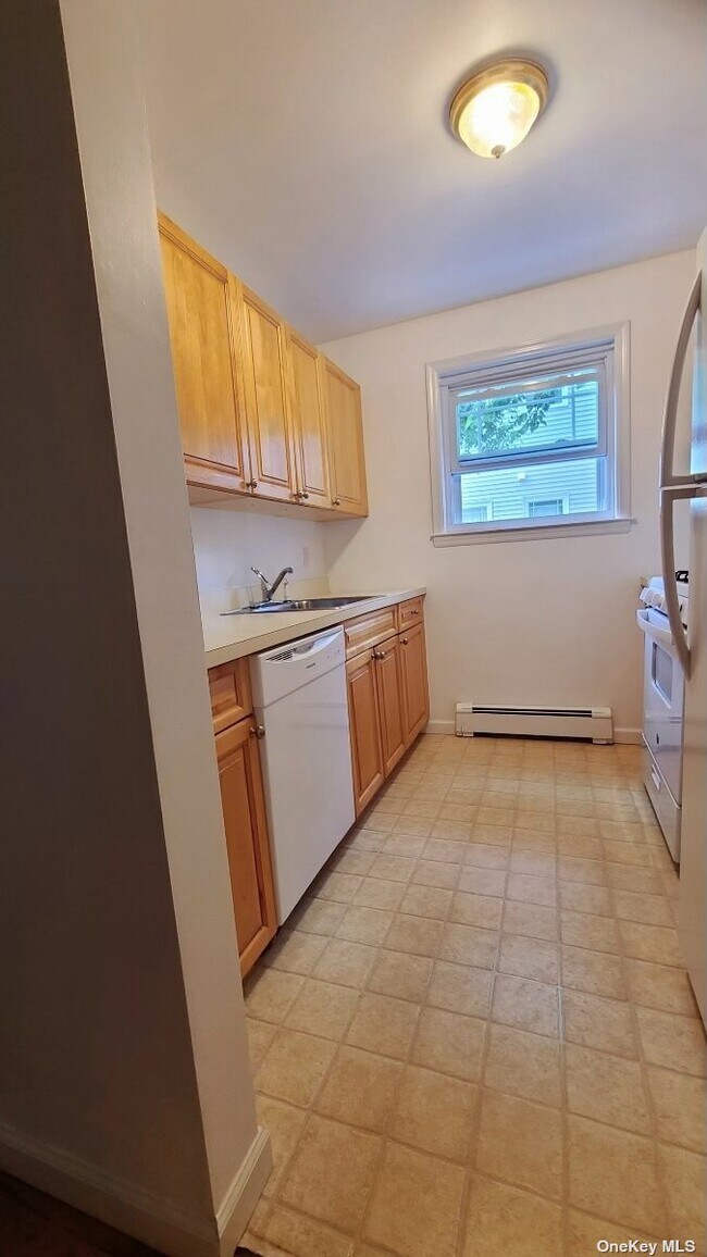 Building Photo - 246 Fair Harbor Dr