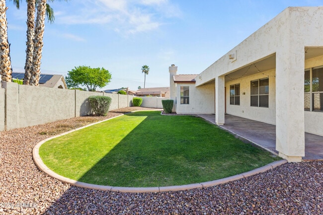 Building Photo - 6586 W Oraibi Dr