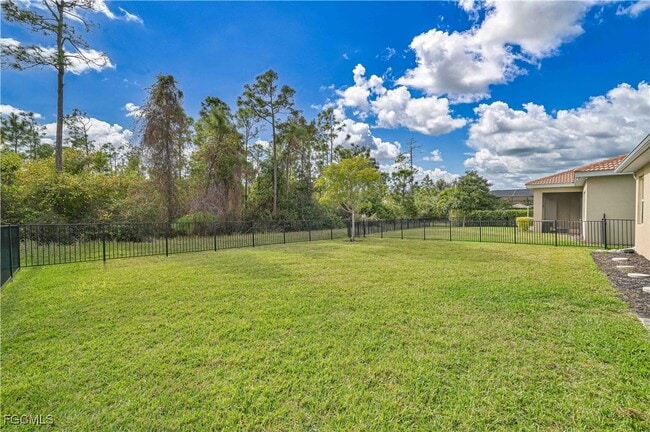 Building Photo - 2852 Royal Gardens Ave