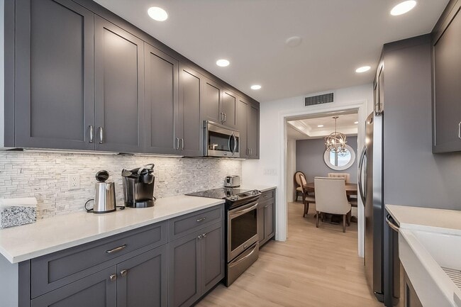 Building Photo - 3590 S Ocean Blvd