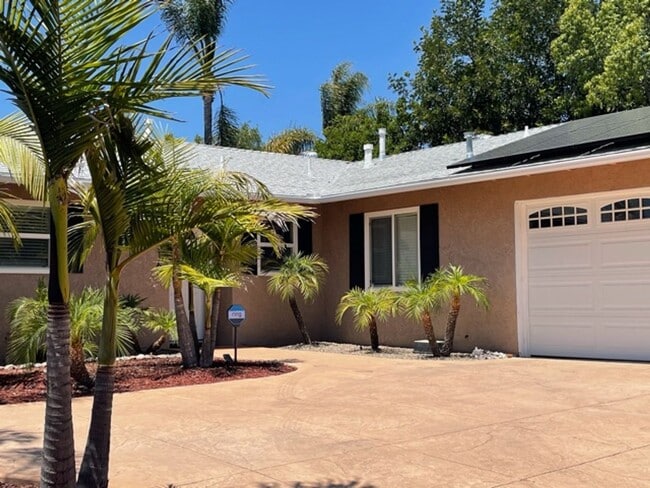 Building Photo - Poway: 4bd/2ba+ Attchd Gar - Single Level