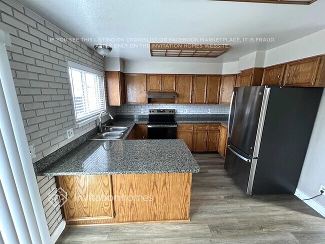 Building Photo - 4946 E 109th Ct