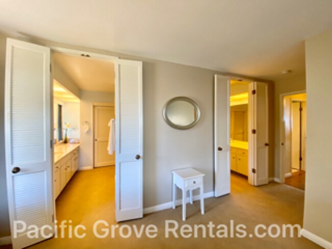 Building Photo - Amazing Views from this 3-Bedroom 3 Bath C...