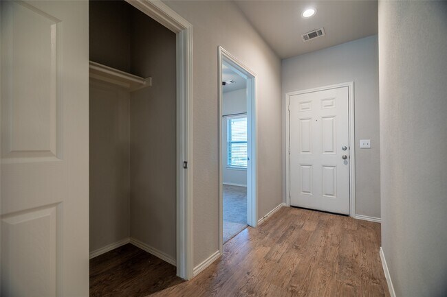 Building Photo - 15054 Paddock Point Ln