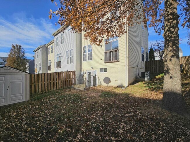 Building Photo - 15334 Elizabeth Burbage Loop