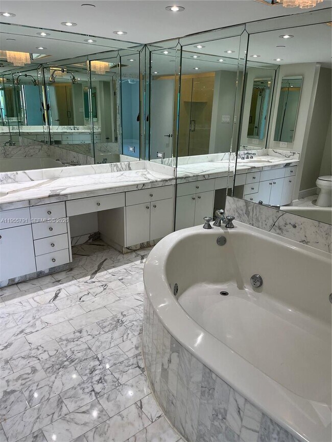 Building Photo - 19707 Turnberry Way