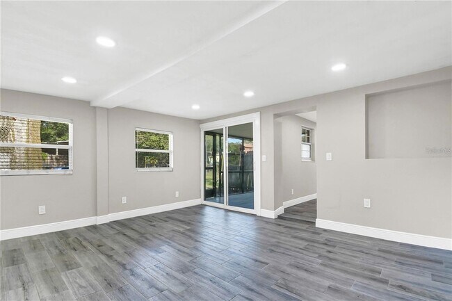 Building Photo - 7614 Alvina St