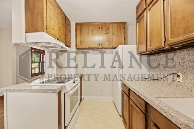 Building Photo - 737 S Lorraine Ave