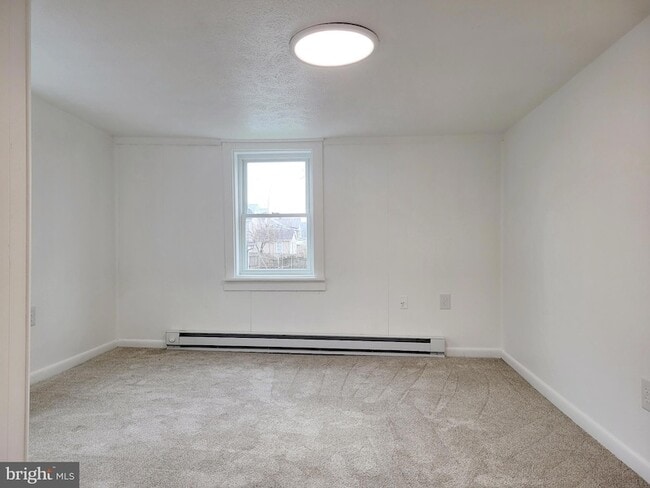 Building Photo - 235 Kern St