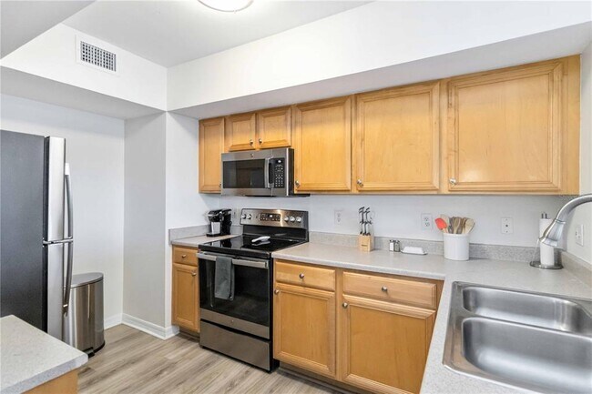Building Photo - 1050 Villagio Cir