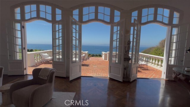 Building Photo - 605 Paseo Del Mar