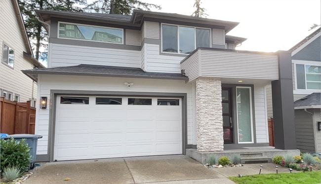 Primary Photo - Beautiful Lake Tapps Home for you!
