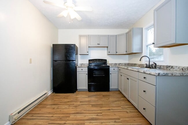 Building Photo - Two bedroom apartment