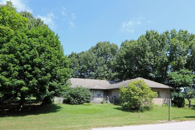 Building Photo - 3-bedroom, 2.0 bathroom unfurnished home in Stevensville