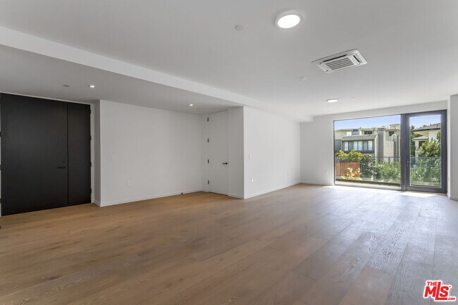 Building Photo - 1618 Hilts Ave
