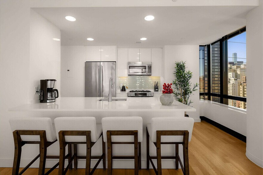 Building Photo - 1113 York Ave