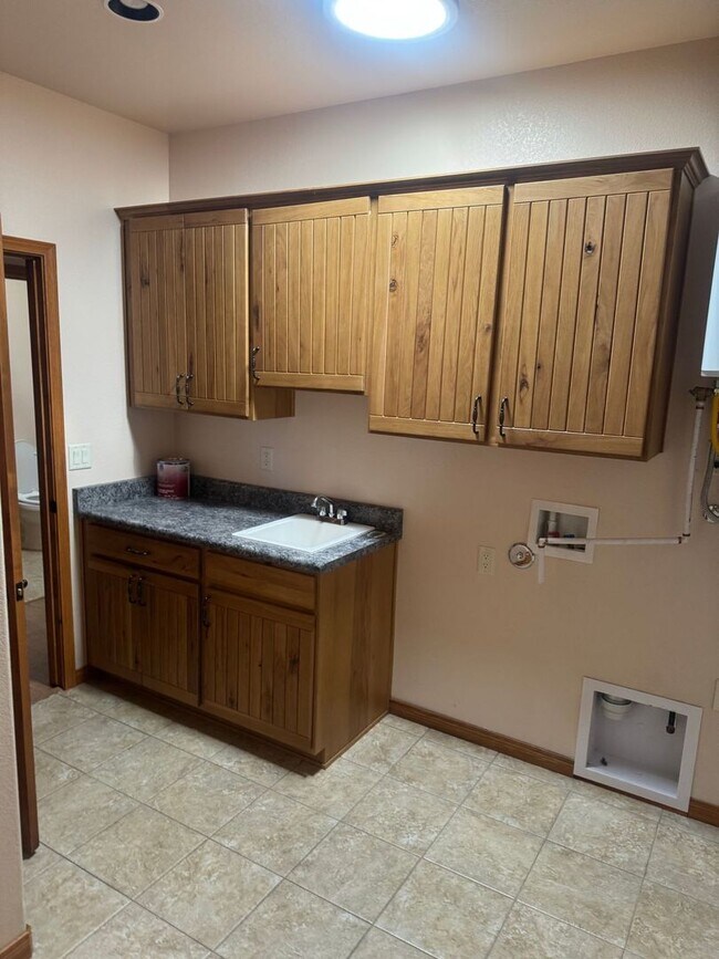 Building Photo - * LEASE PENDING Beautiful 4-Bedroom Home on Acreage | Peaceful Doney Park Living