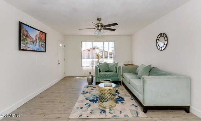 Building Photo - 1150 E Bishop Dr