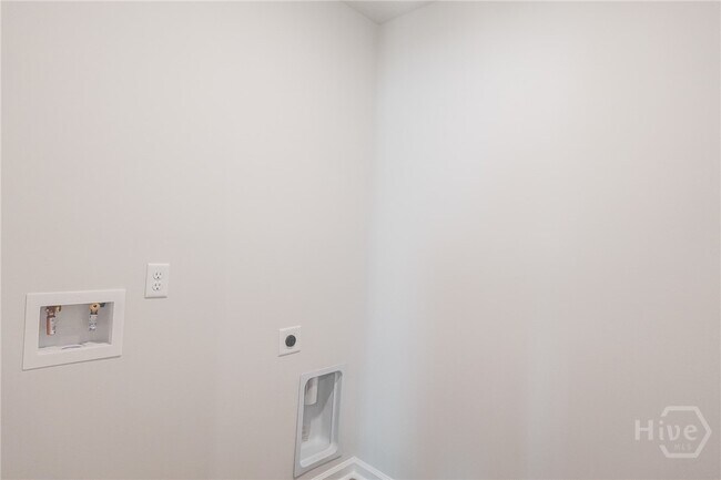 Building Photo - 511 Coconut Dr
