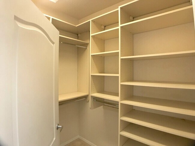 Building Photo - Spacious 2 bedroom home in gated 55+ Community w/ community pool in Bernalillo/Rio Rancho. Close ...