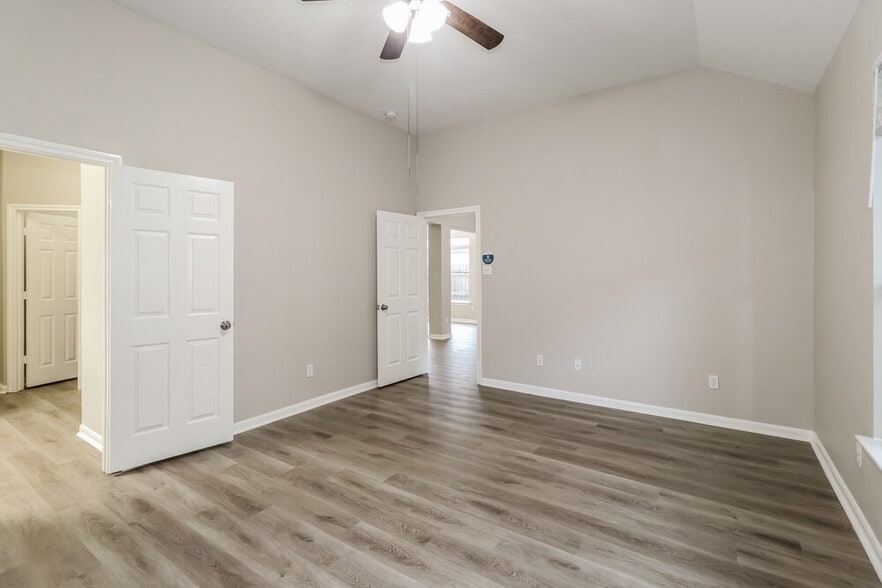 Building Photo - 999 Arbor Way
