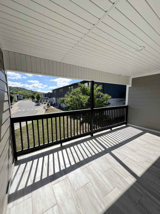 Building Photo - 1018 S Benchmark Ln
