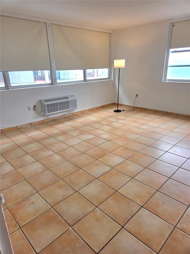 Building Photo - 5313 Collins Ave