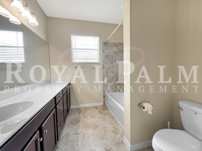 Building Photo - 8895 Via Isola Court