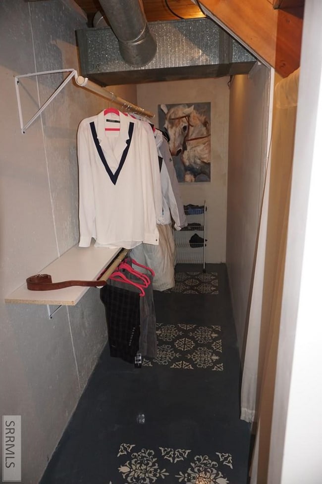 Building Photo - 613 Sykes Dr