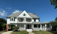 Building Photo - 211 Cedar Ave
